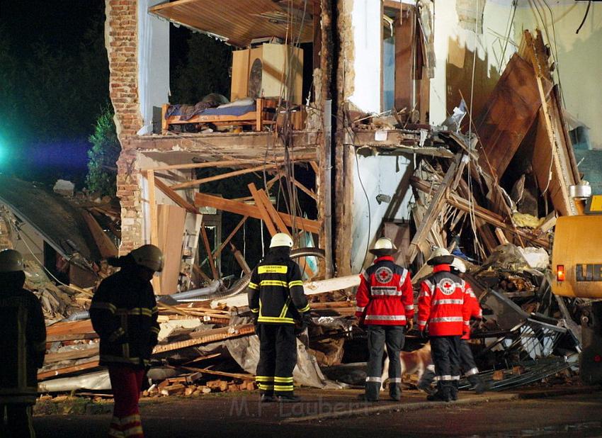 Hausexplosion Bruehl bei Koeln Pingsdorferstr P250.JPG